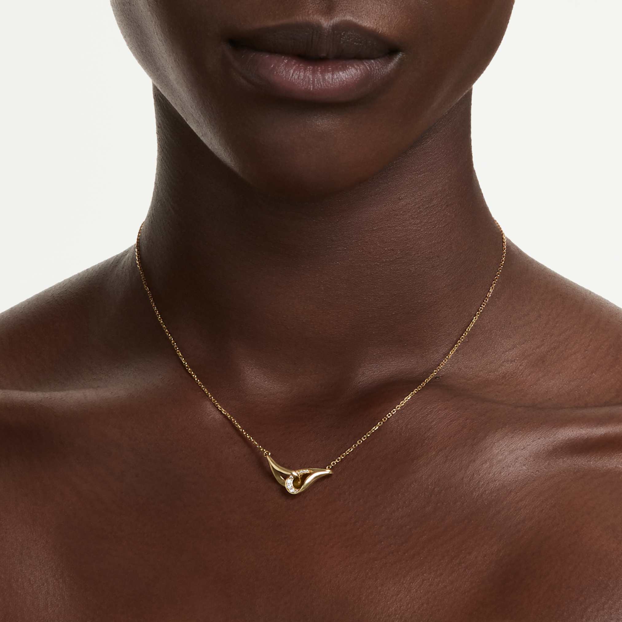 Classica pendant Round cut, Interlocking, White, Sterling silver, 18K gold finish - Image 6