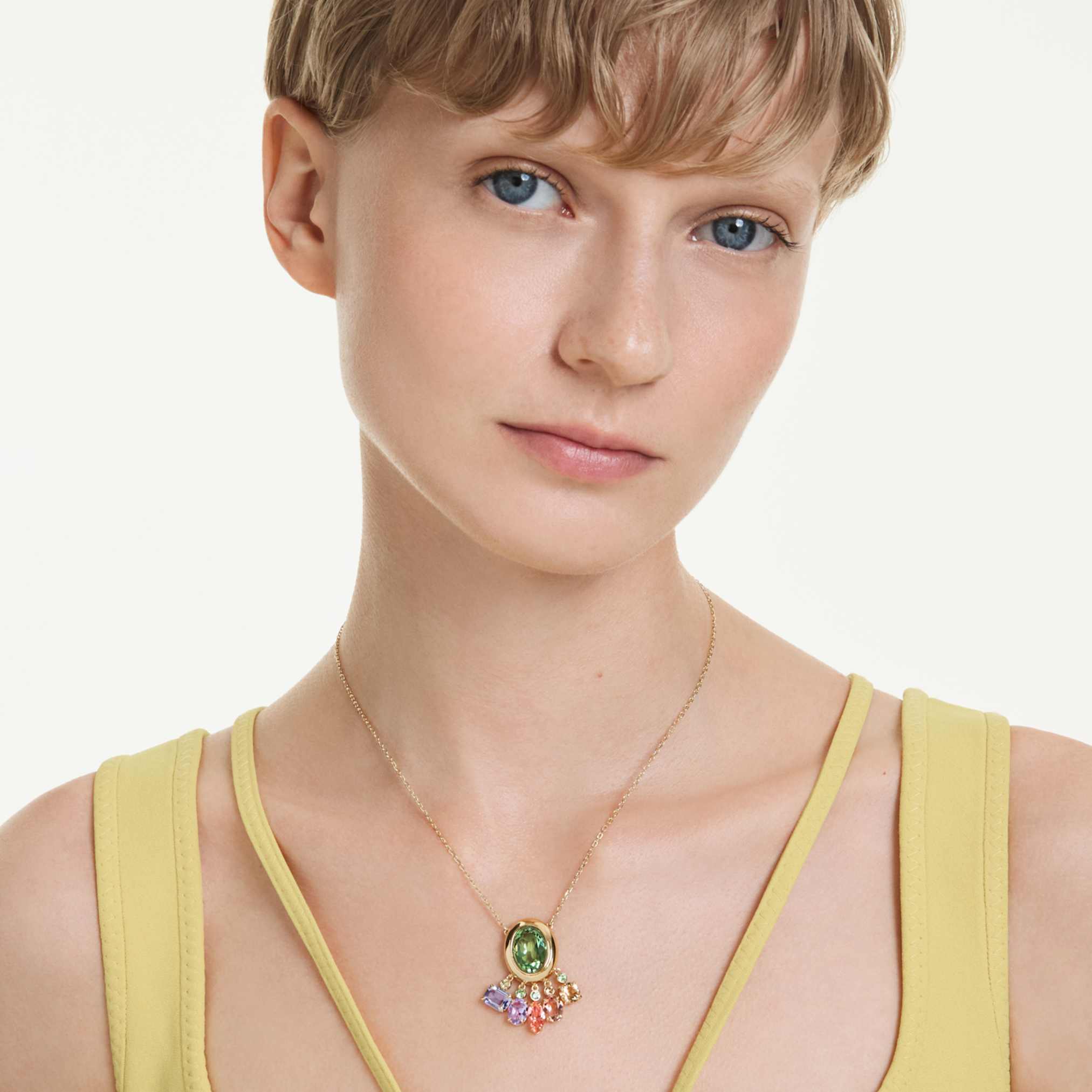 Gema pendant Mixed cuts, Dangling crystals, Multicolored, Gold-tone plated - Image 6