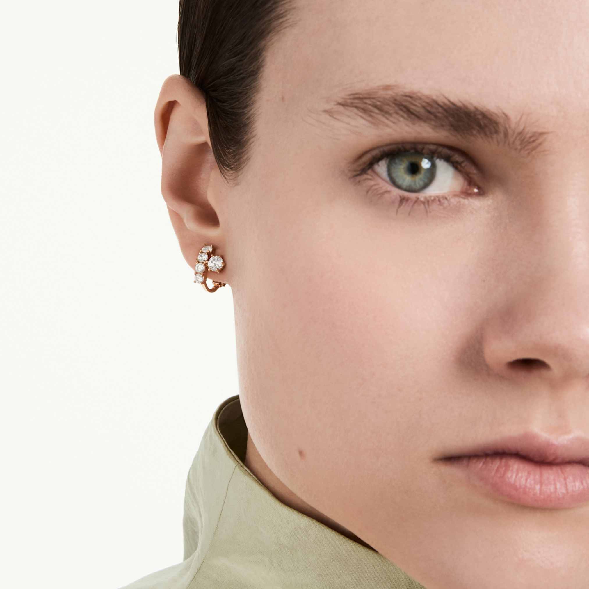 Matrix clip earrings Round cut, White, 18K rose gold finish - Image 5