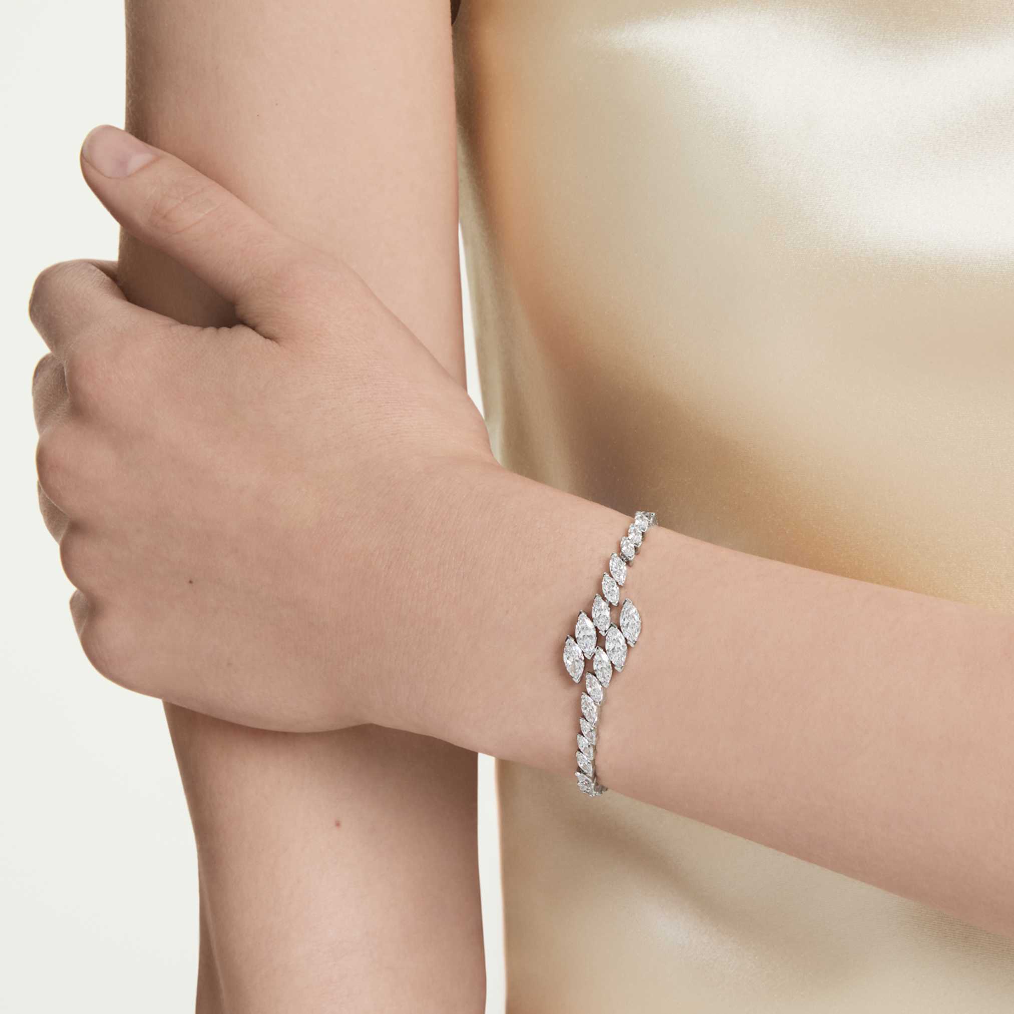 Mesmera bracelet Marquise cut, White, Rhodium plated - Image 5