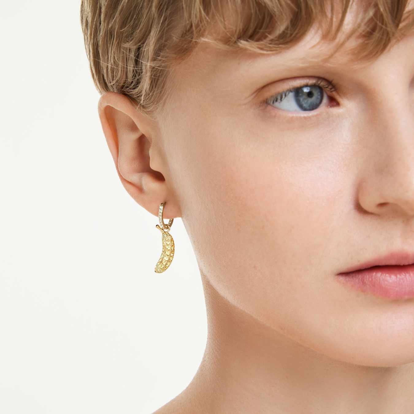 Minions Stuart and Banana drop earrings Pavé, Mini, Multicolored, Gold-tone plated - Image 6